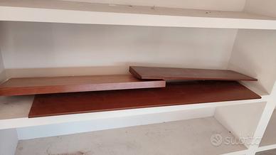 Mensole, tavolo e cubotti 