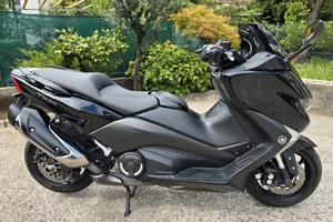 Tmax 530 Black