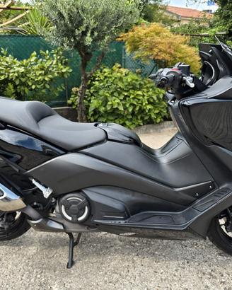 Tmax 530 Black