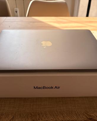 **MacBook Air Intel 2020 i3 8GB 256gb**