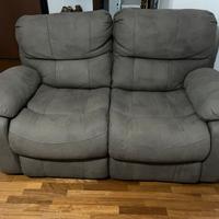 Divano con sistema relax elettrico