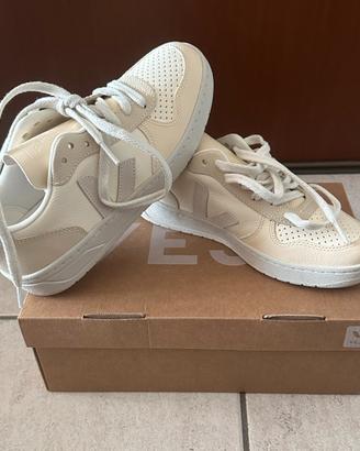 Sneakers VEJA modello V-10 originali Nuove