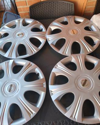 Copricerchi (borchie) Nissan R15