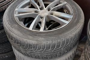 Set 4 cerchi in lega 16” con gomme