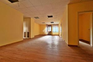 6 LOCALI A FABRIANO