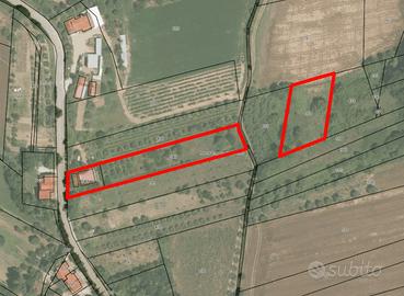 Terreno con accessorio e grande tettoia