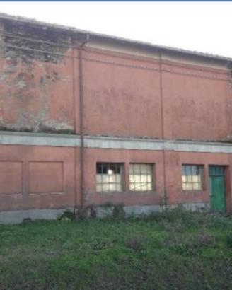 Immobile in asta di 180982 m² con più di 5 locali 