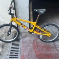 Bicicletta BMX FREESTYLE