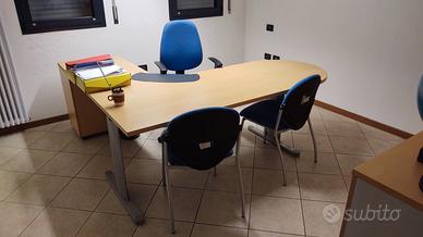 Scrivania angolare con cassettiera