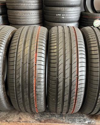 215 55 17 Delinte 95% utile, compreso montaggio