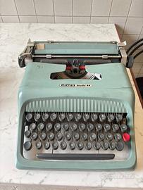 Olivetti Studio 44 macchina da scrivere