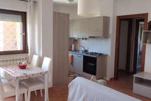 Nettuno S. Barbara bilocale + box e cantina