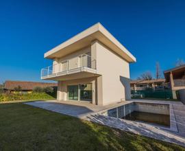 Villa di nuova costruzione con piscina