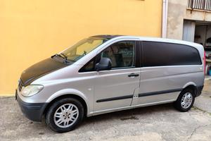 Mercedes vito con gancio traino 