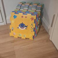 Tappetino puzzle baby shark