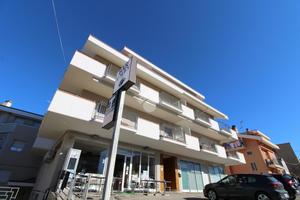 3 LOCALI A ACQUAVIVA PICENA