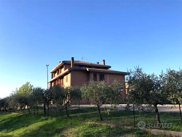 A 8 KM DA TODI: APPARTAMENTO PANORAMICO DI AMPIA M