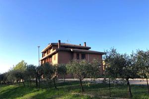 A 8 KM DA TODI: APPARTAMENTO PANORAMICO DI AMPIA M