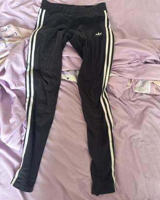pantaloni adidas