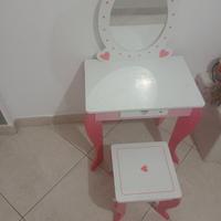  postazione trucco bambina