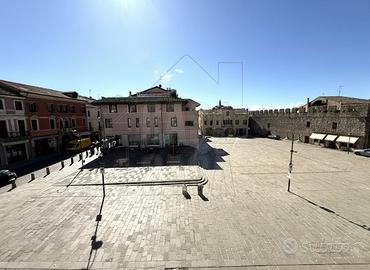 Appartamento completamente ristrutturato in Piazza