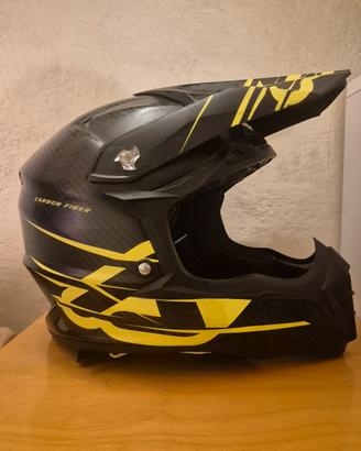 Casco aacerbis Full Carbon 