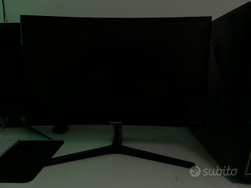 Monitor Samsung LC24RG50 da gaming o da lavoro