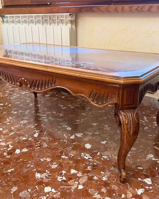 Tavolino da salotto il legno intagliato con vetro