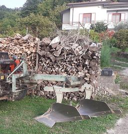 Aratro trattore