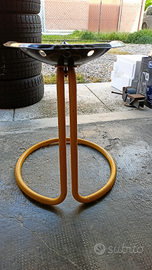 Sgabello con seduta da trattore d'epoca