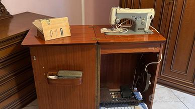 Macchina da cucine con mobile