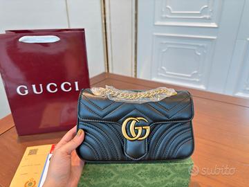 Borsa a tracolla Gucci Marmont nera 22 cm