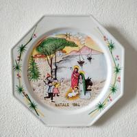 piatti decorativi in ceramica dipinti a mano