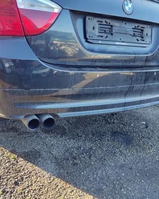 Paraurti posteriore BMW 330 del 2005