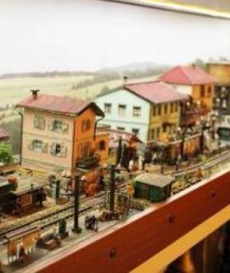 DIORAMA FERROVIARIO PAESE ANNI 50