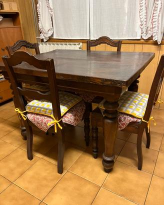Tavolo antico 800 in legno massello con sedie