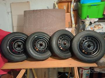 4 Cerchi c/pneumatici invern. Nissan Micra K11   