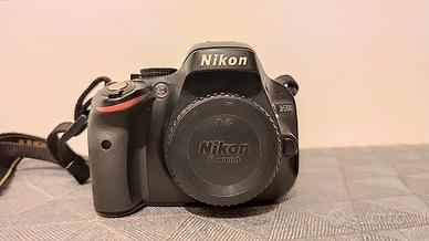 Reflex Nikon D5100 + obiettivo 18-105mm