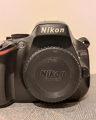 Reflex Nikon D5100 + obiettivo 18-105mm