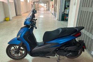 Beverly 400 S hpe BLU ZAFFIRO garanzia fino 2027