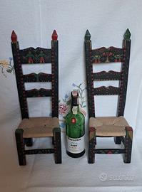 Antiche sedie sarde di piccole dimensioni, scanno