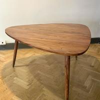 Tavolo plettro in legno massello MAISON DU MONDE