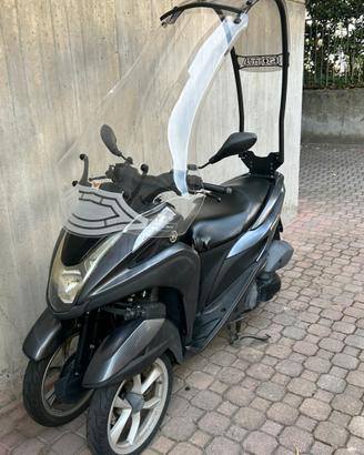 Yamaha Tricity 125 con cupola Isotta