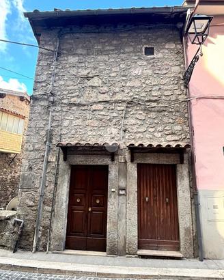 2 LOCALI A SORIANO NEL CIMINO