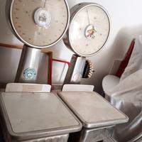 bilancia a orologio cartelli prezzi alzatine. 