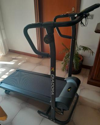 Tapis roulant Diadora + Set pesi componibili.