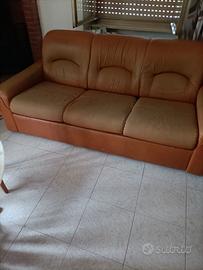 Divano letto matrimoniale in buone condizioni