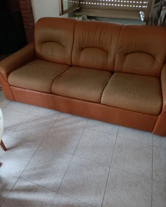 Divano letto matrimoniale in buone condizioni