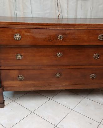 Cassettone Impero in noce 