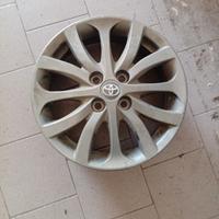 cerchio in lega da 15 toyota